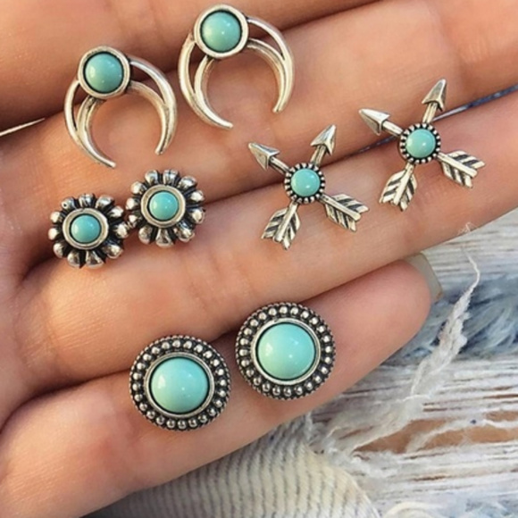 Jewelry - SOLD 4 pc/set small earrings jewelry